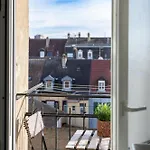 Lovely Quiet 2 Close To Center With Balcony