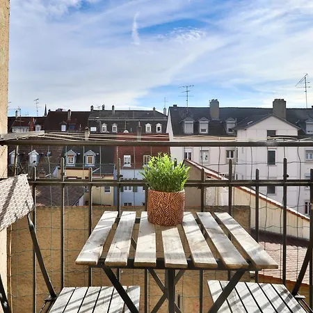 Lovely Quiet 2 Close To Center With Balcony