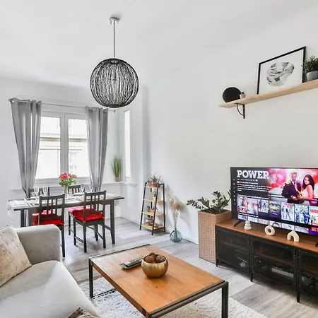 Apartamento Lovely Quiet 2 Close To Center With Balcony