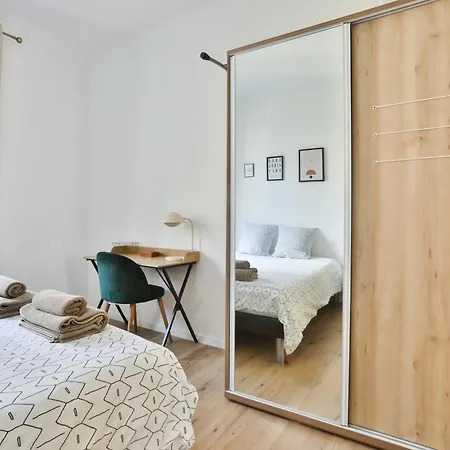 Apartment Lovely Quiet 2 Close To Center With Balcony