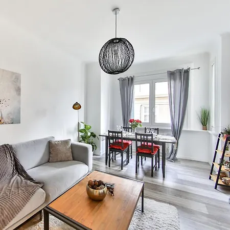 Lovely Quiet 2 Close To Center With Balcony *