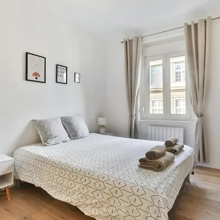 Apartment Lovely Quiet 2 Close To Center With Balcony